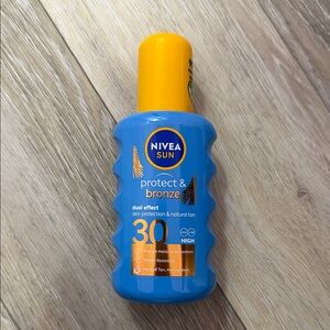 NIVEA Sun Protect & Bronze SPF 30 Sunscreen - Blue/Yellow